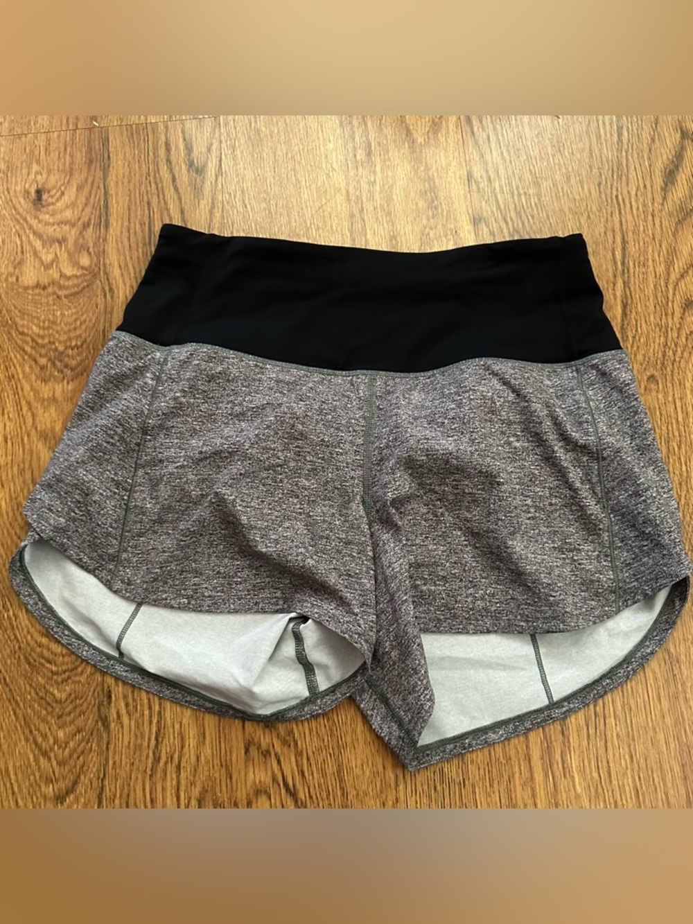 Lululemon Black Waistband Gray Heather Athletic Shorts size 4 running